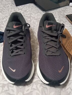 Nike Women's Black Running Shoes with Rose Gold Swoosh